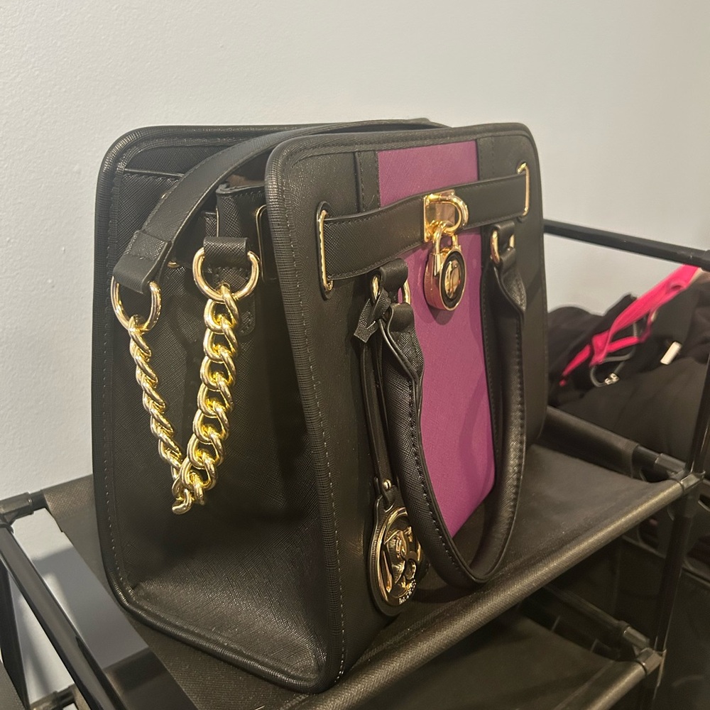 Dasein Elegant Black and Purple Women's Bag Set - Picture 8 of 9
